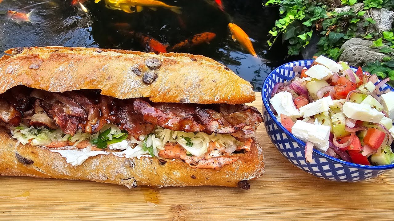 Sandwich grecesc. Am învățat aceasta reteta de la un Grec Bătrân. Sandwich Ilegal de bun.