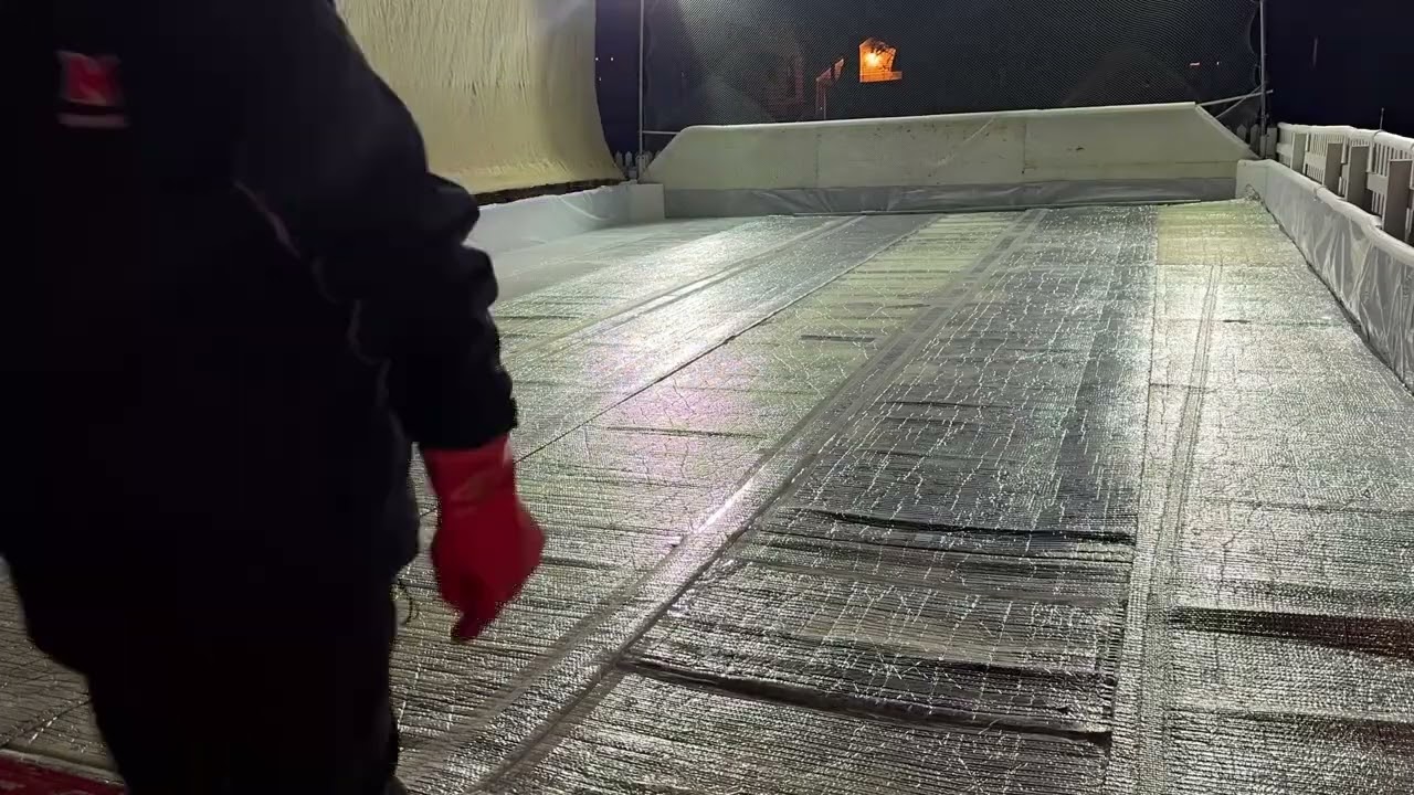 Preserve ice during a thaw for more skating days