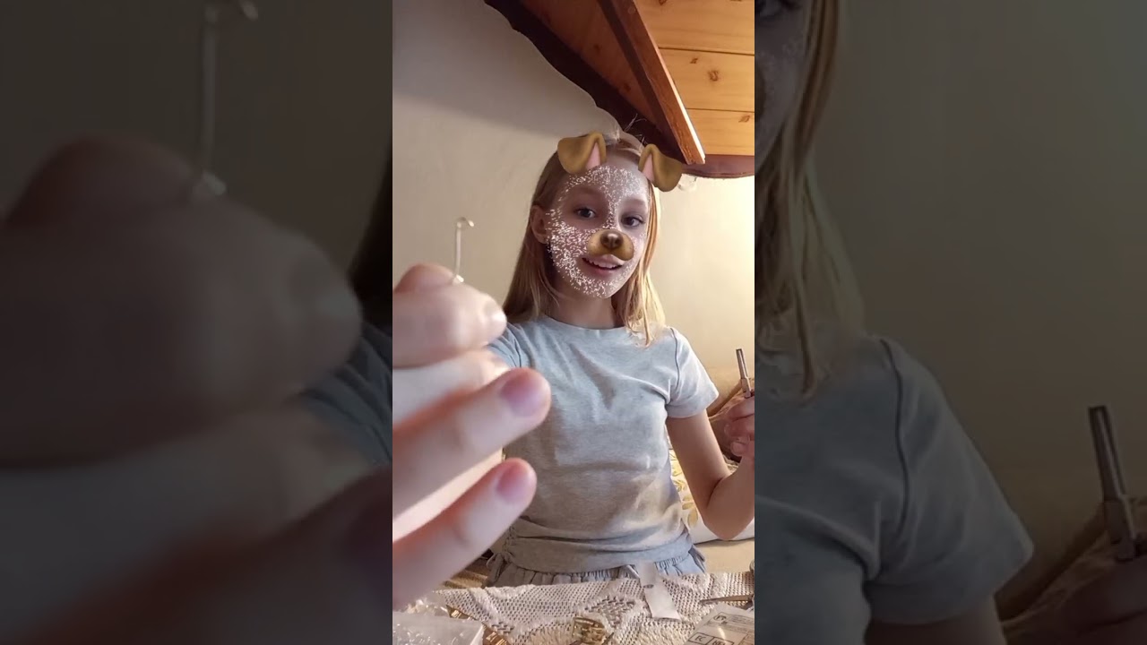 Pokazuje twarz(to jest specjalna 10 000)