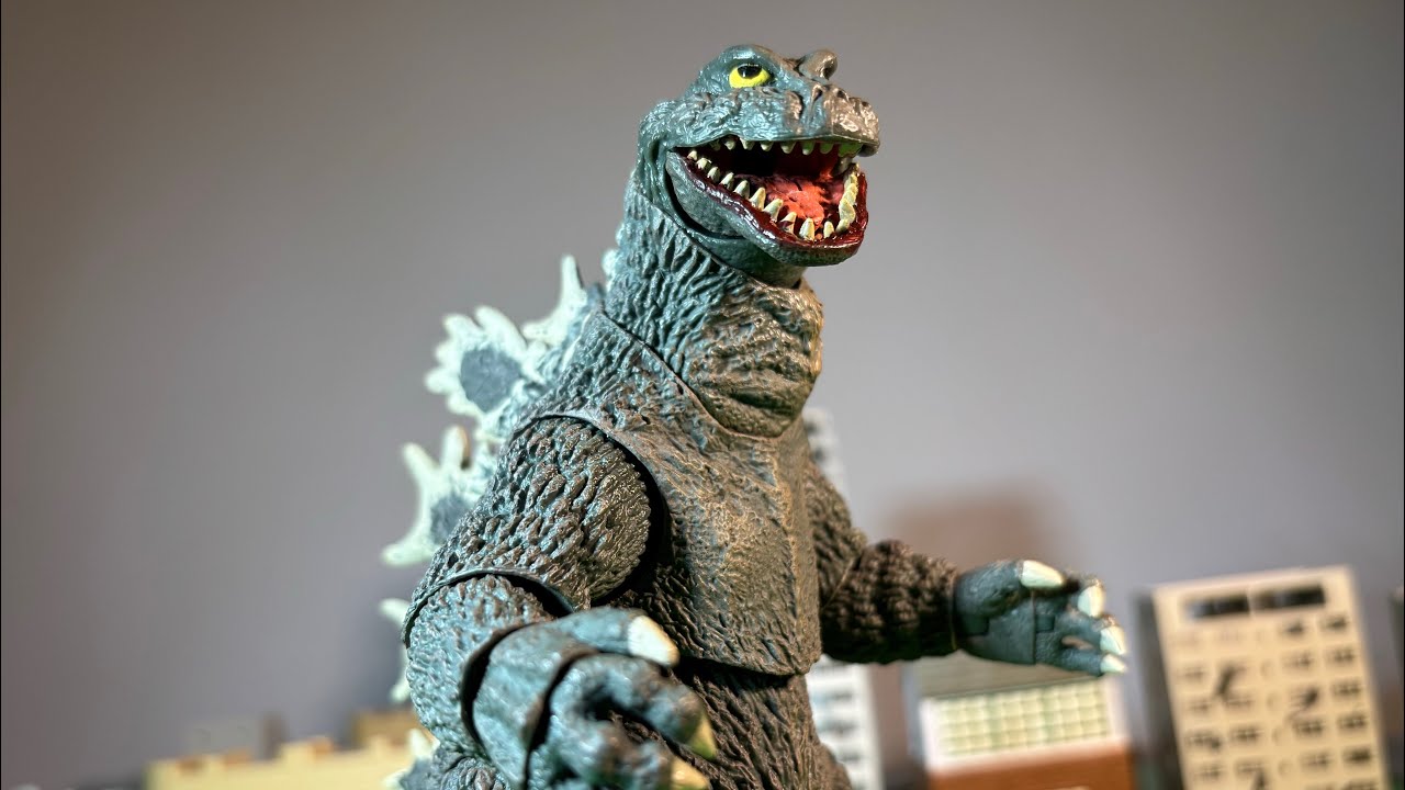 NECA Godzilla 1962 King Kong vs Godzilla Movie Figure Review