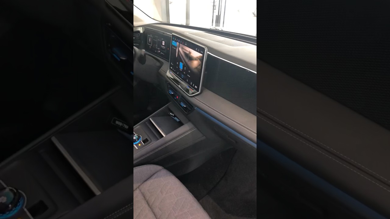 2024 VW TIGUAN BEAUTIFUL❤️ INTERIOR 