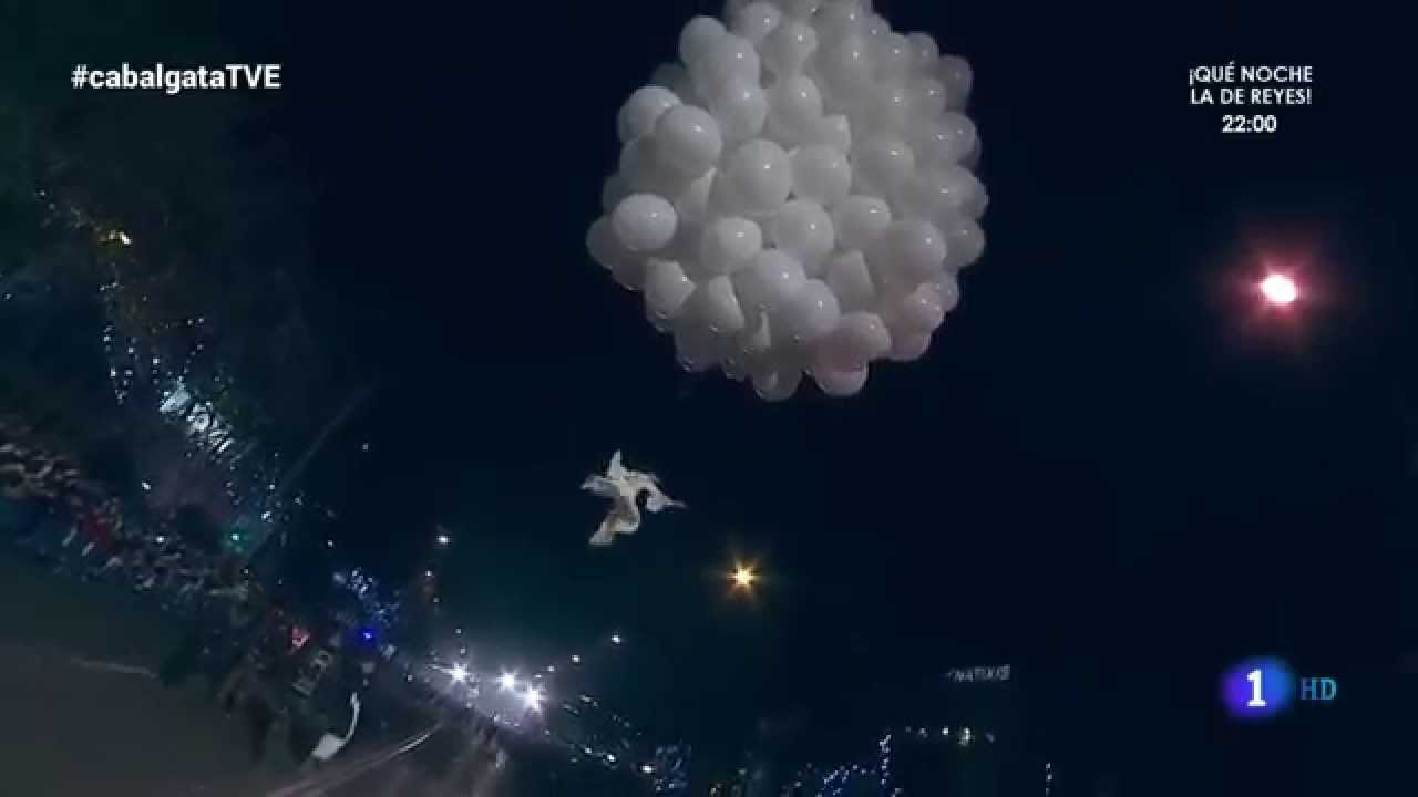 Hada volando por los cielos de Madrid - Cabalgata de Reyes Magos 2015 - Madrid