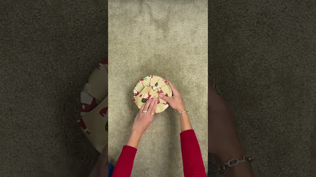 How to gift wrap a round box #wrappinggifts #giftwrapping