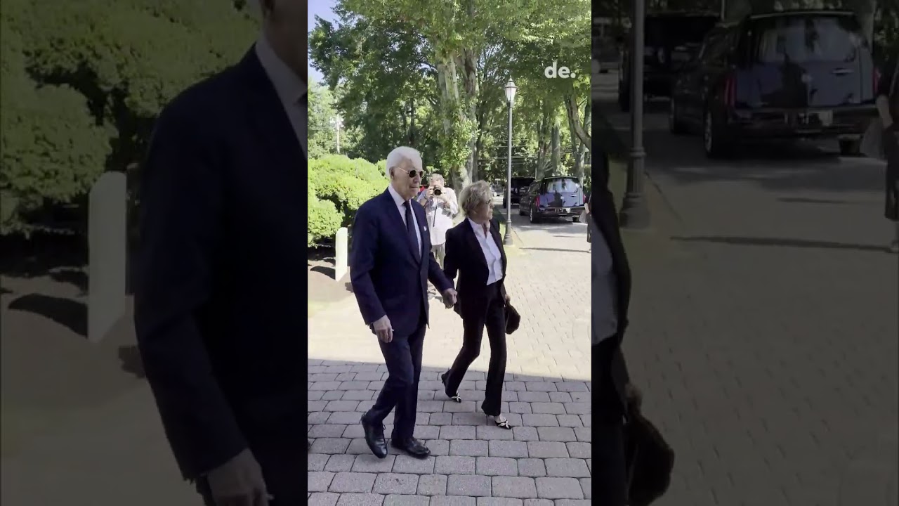 Joe Biden arrives at Mike Castle's funeral