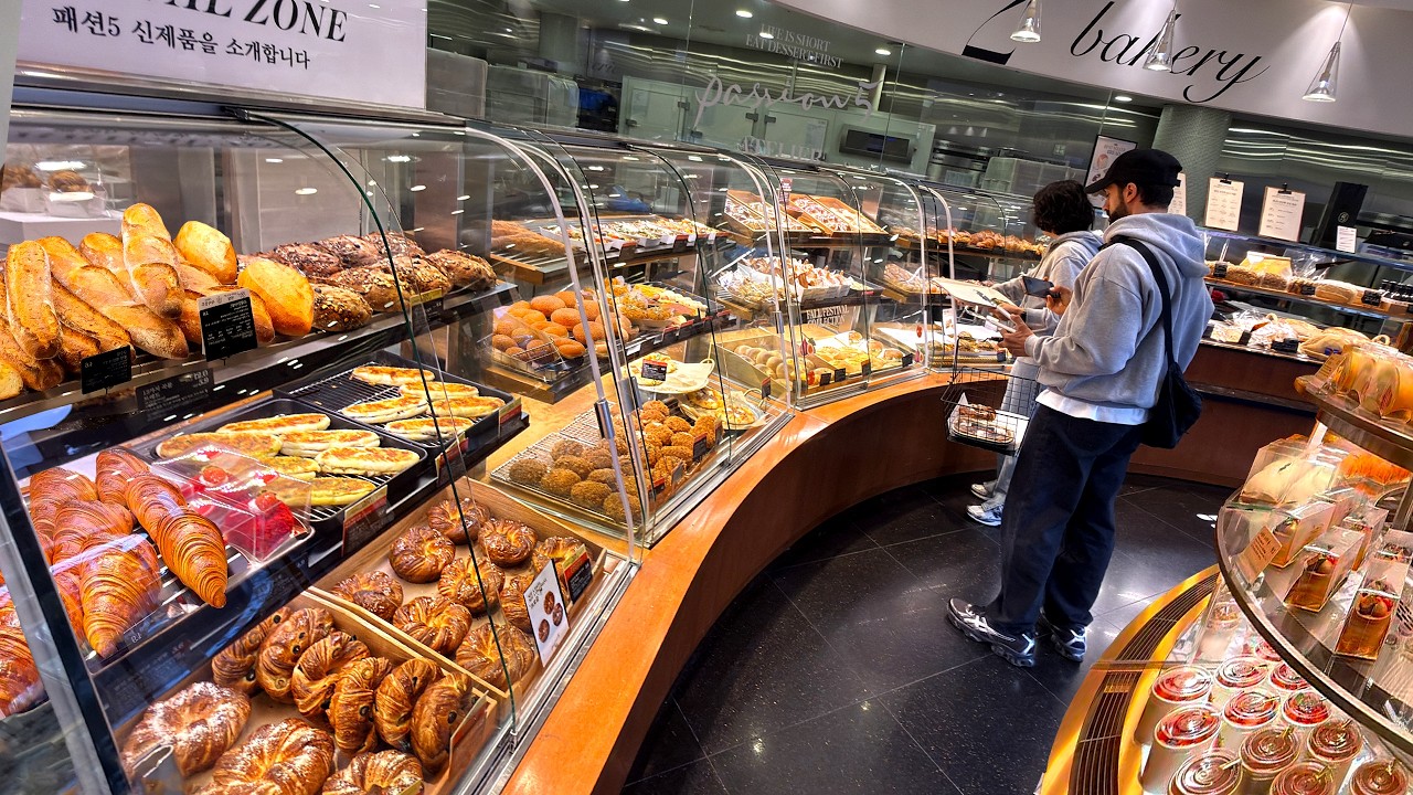 Visiting the Bakeries That Made SOUTH KOREA Beat France in Bread Making