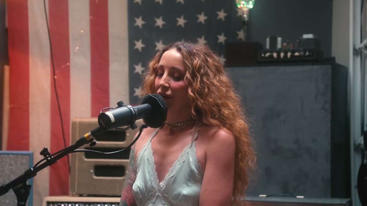Ashley Monroe - Blown Away (feat. Brendan Benson) [Live Acoustic]