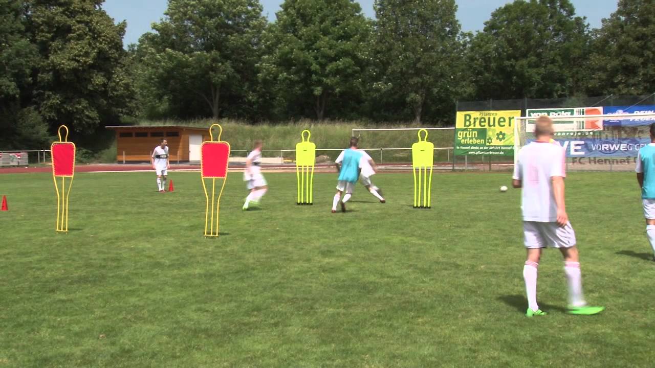 Fußballtraining mit Peter Hyballa: 