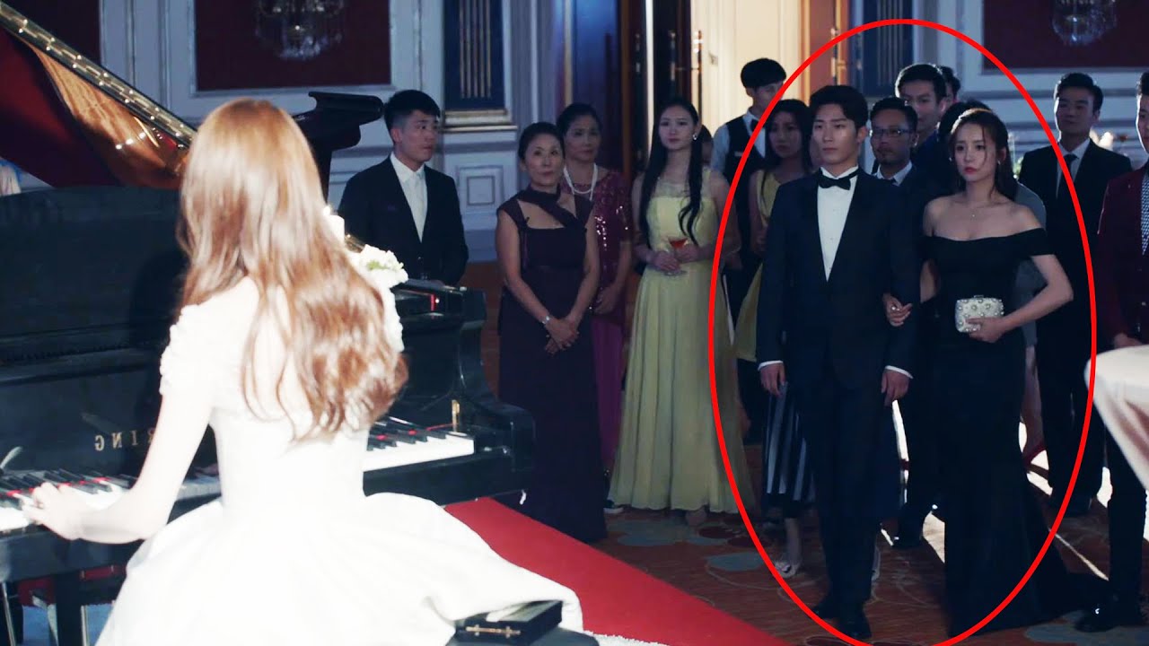 總裁挽著心機女出席宴會，哪料灰姑娘一身白裙出現，迷得總裁神魂顛倒，當場拋下心機女！