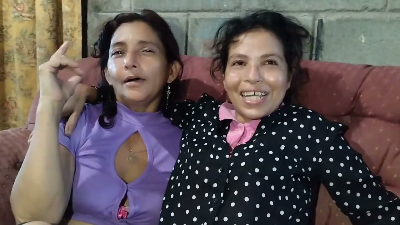 #carmen se lleva a #iris para su casa, ahora son hermanas de #parrandas 💥😬