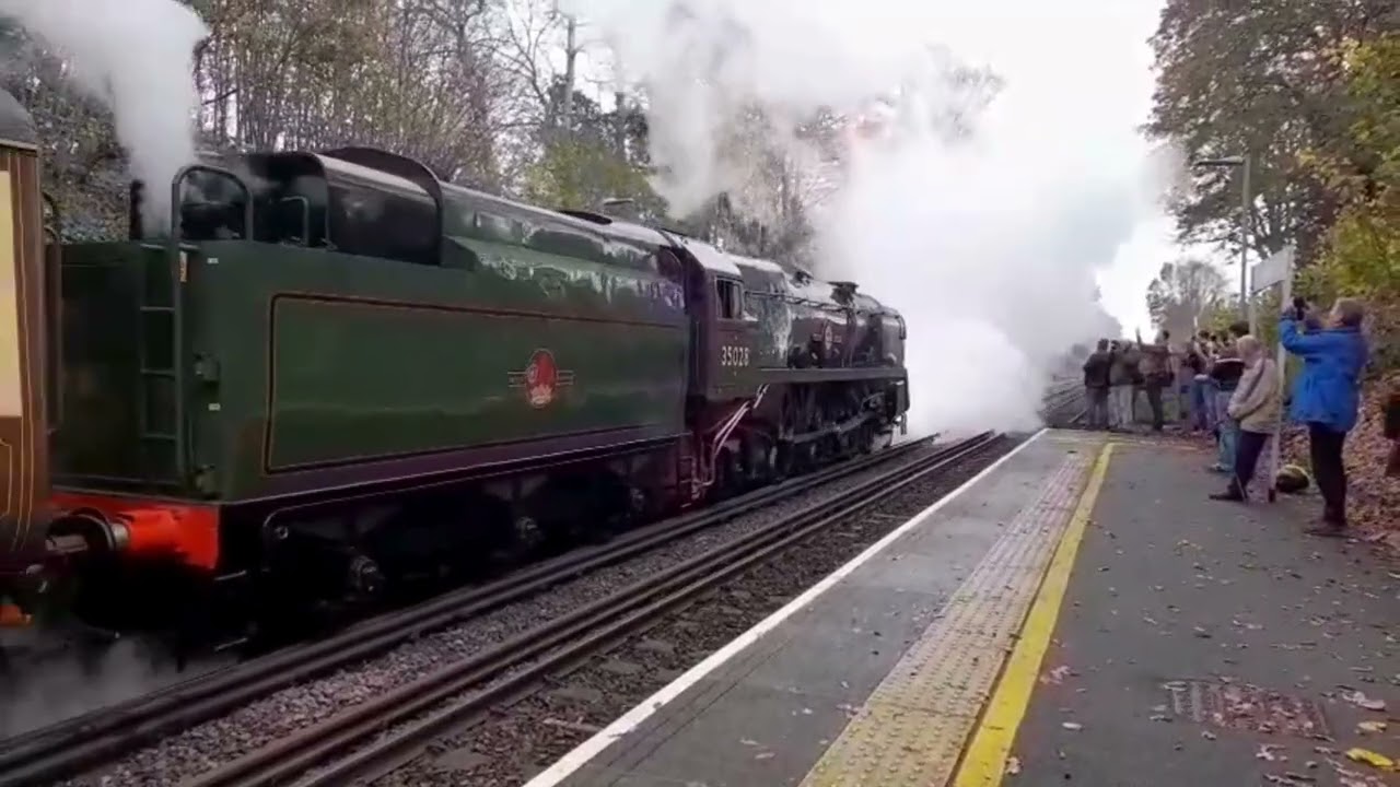 35028 clan line at botley 15/11/25