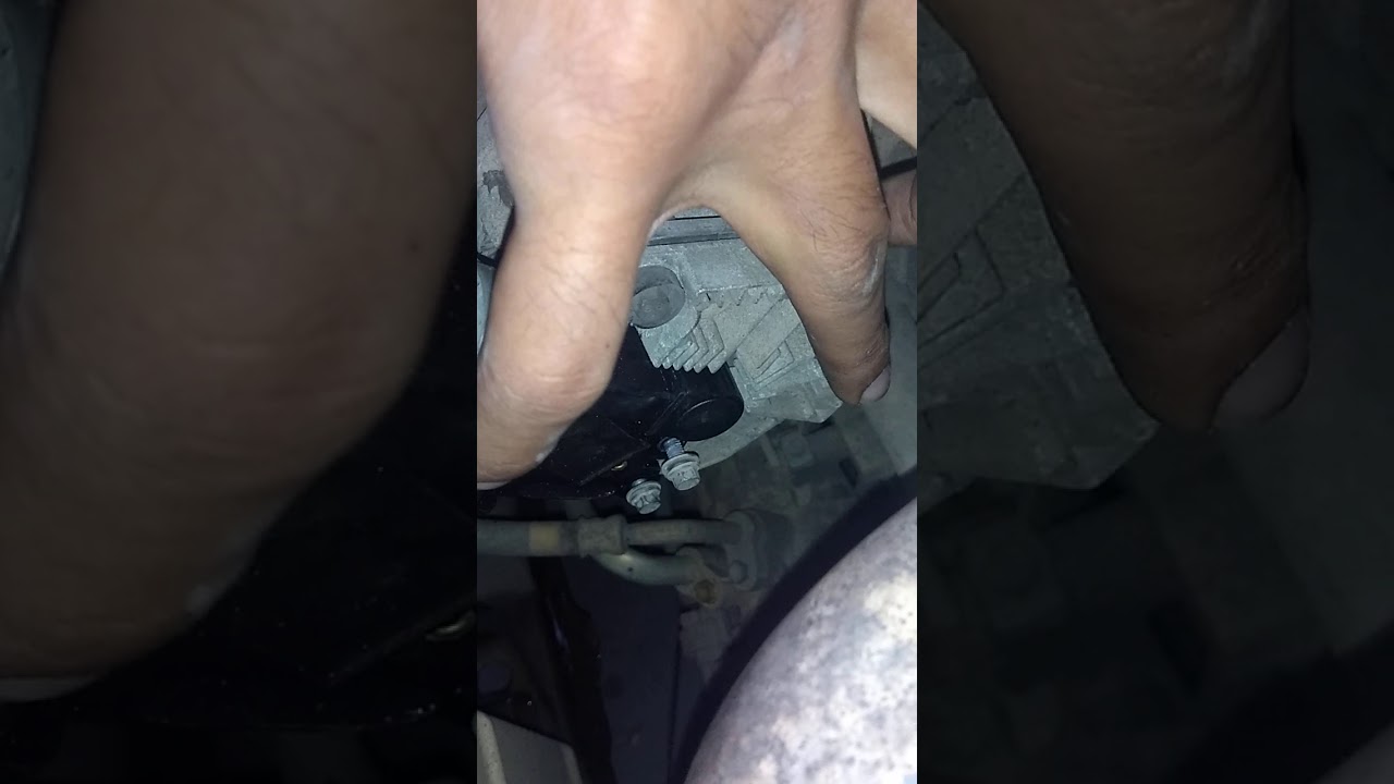 Trocando o regulador de tensão do alternador. Etios 2013!