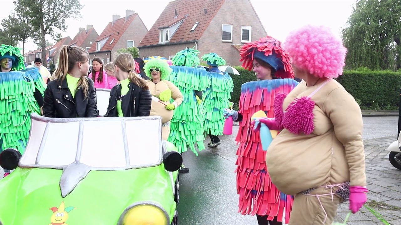 Wadenoijen - Koningsdag optocht