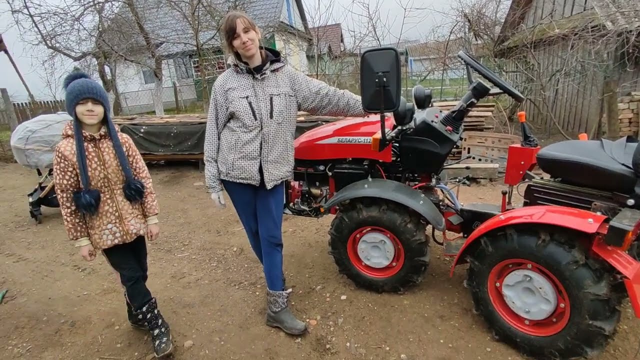 Весна пришла,деревня оживает. Заводим минитрактор, и сразу в работу.Готовим теплицы к сезону.