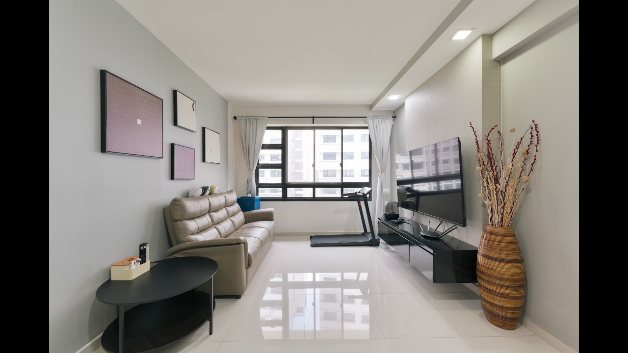 Corner Spacious 4RM Steps from LRT/Mrt & Amenities. Bright & Breezy