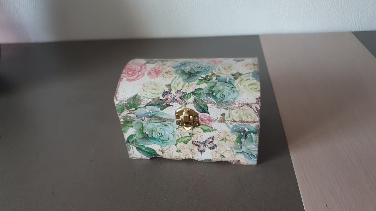 Tuto/partage customisation de boîte en bois | envoyé par @scrapmemette2090 pour l'asso 🙂