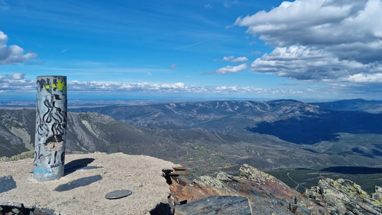 Pico Ocejón y Chorrera de Despeñalagua, desde Valverde de los Arroyos, Guadalajara. España (4K)