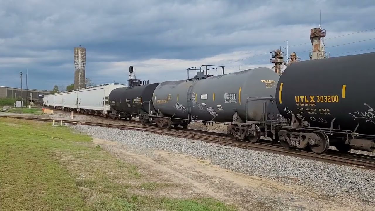 Train M602 rolls south through Cordele, GA 3-17-24