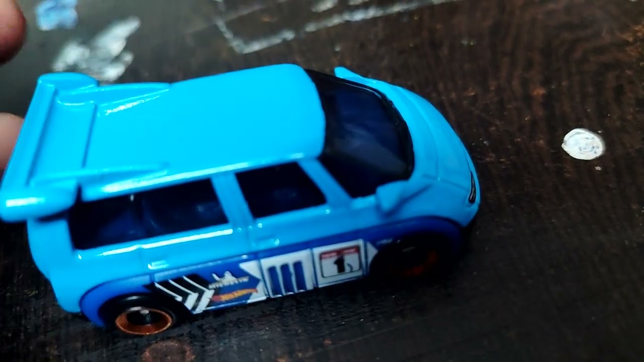 Unboxing hot wheels 