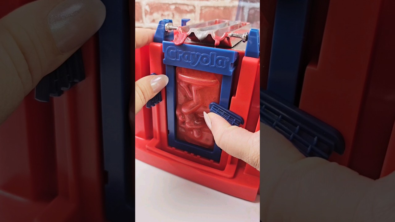 2004 Crayola Spiderman Crayon Maker #asmr #crayola #Spiderman #nostalgia