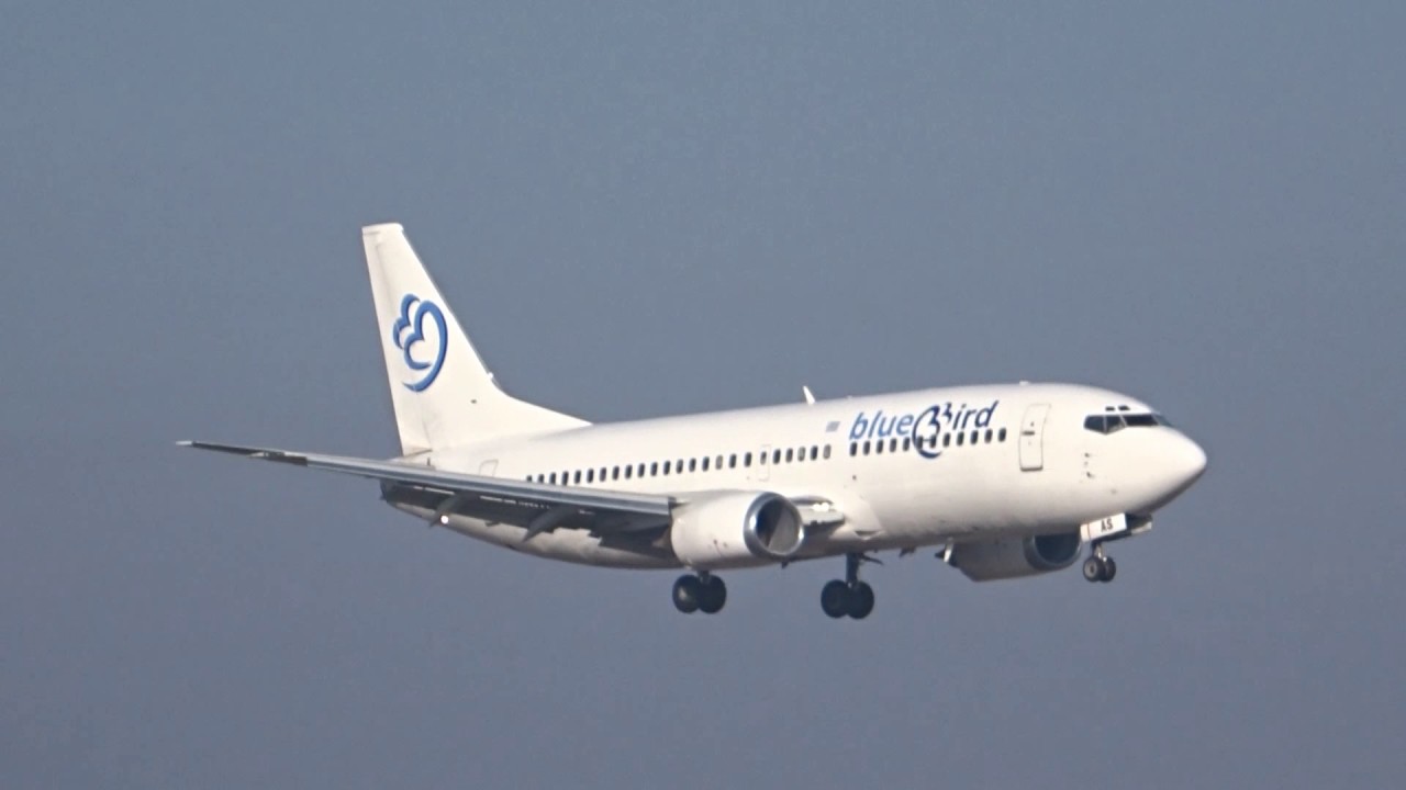Blue Bird B737-300 landing @ Budapest (BUD)