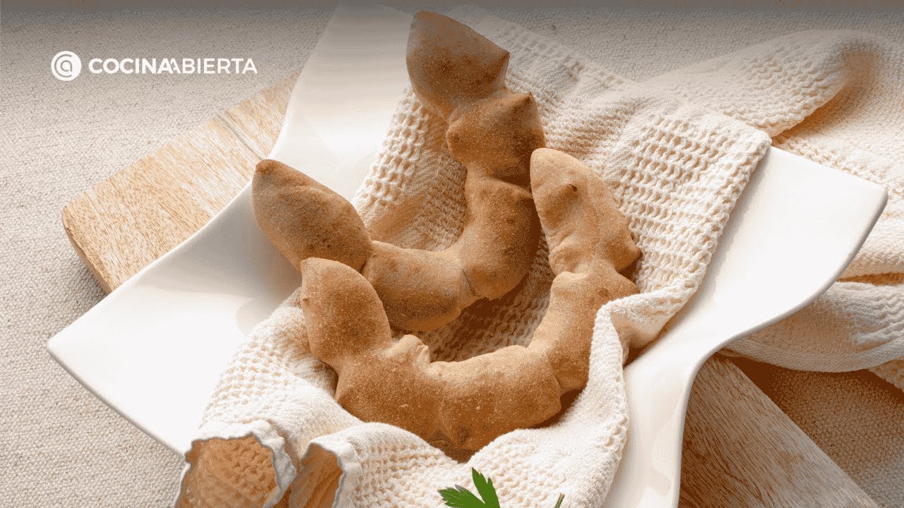 Joseba Arguiñano prepara la receta de pan bisáltico, crujiente por fuera y tierno por dentro