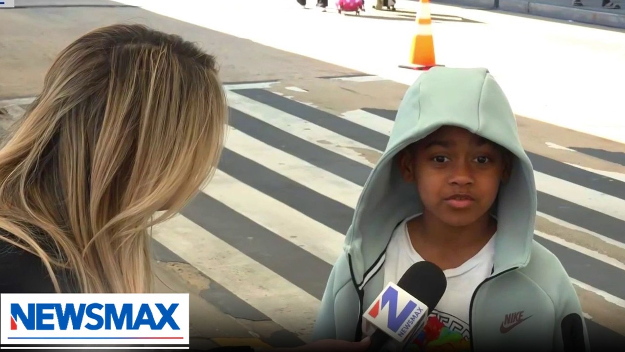 Young traveler to lawmakers: &lsquo;Pay them the money&rsquo; | America Right Now