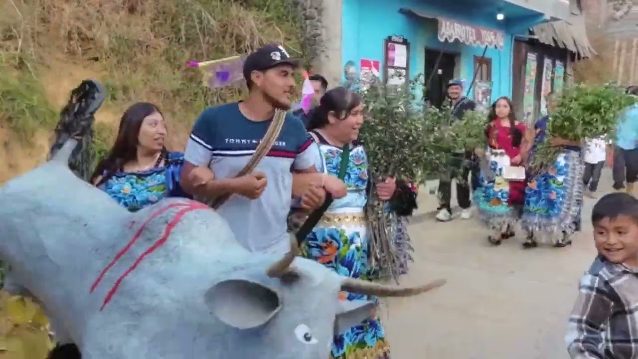 Boda de Santos Páramo y Vanesa Merced en Santa Cruz Tanaco Michoacán - 5 de 7