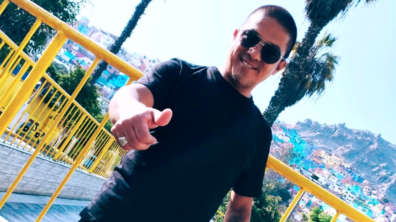 ESA MUJER,EXCLUSIVA ,CANTA CARLOS PEREZ DANKO...CHOZA NAUTICA.