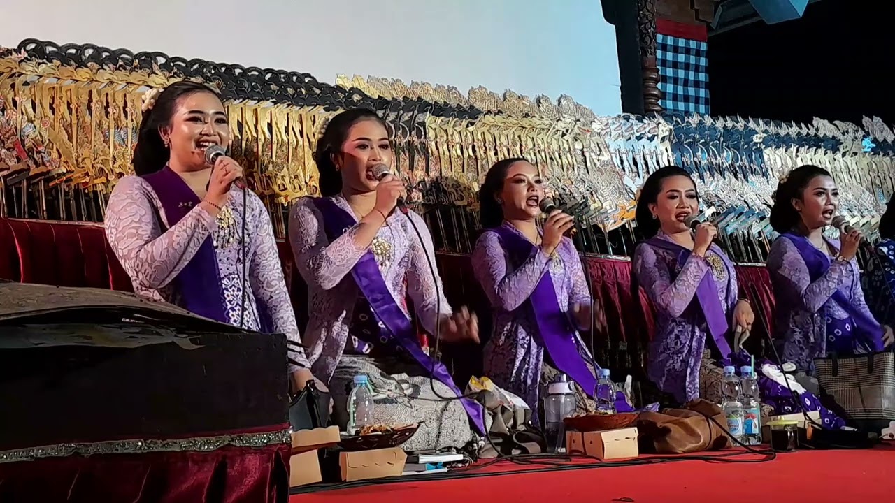 Lagon Blitar, Sinden Mayangkoro