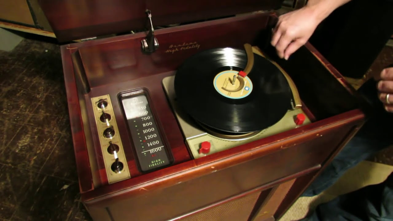 1956 Montgomery Ward Airline Radio & Record Changer [PART 1]