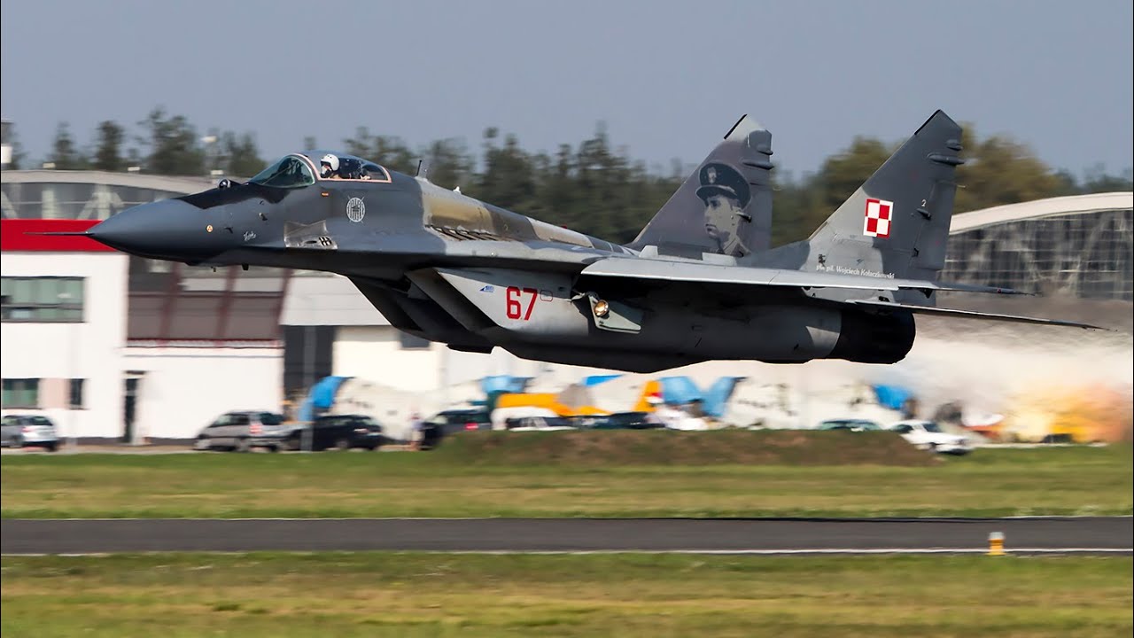 Amazing takeoff - kpt. Adrian ROJEK MiG-29A 