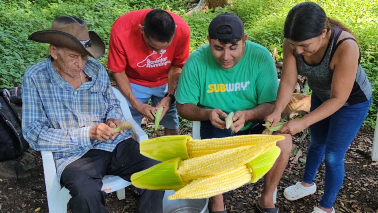 🛑🤠El Viejon nos enseña como Pelar Los jilotes🌽/El Salvador Es Mi País 
