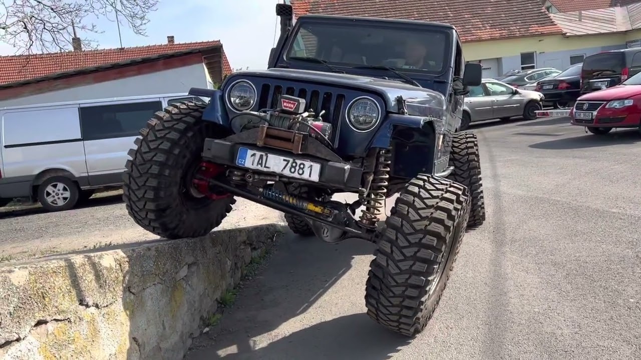 Jeep wrangler TJ Maxxis 40&rdquo;