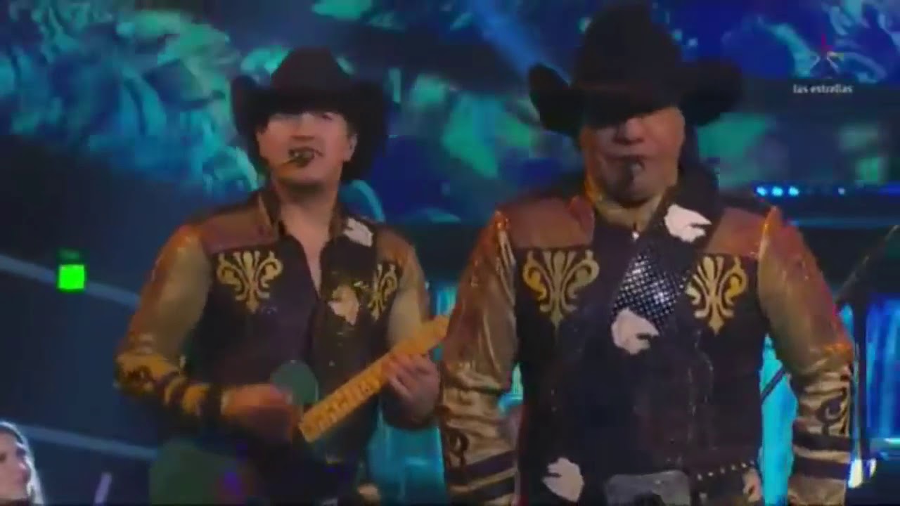 Bronco y ANYELIQUE Nunca voy a olvidarte en Pequeños Gigantes 2018 canta ANYELIQUE