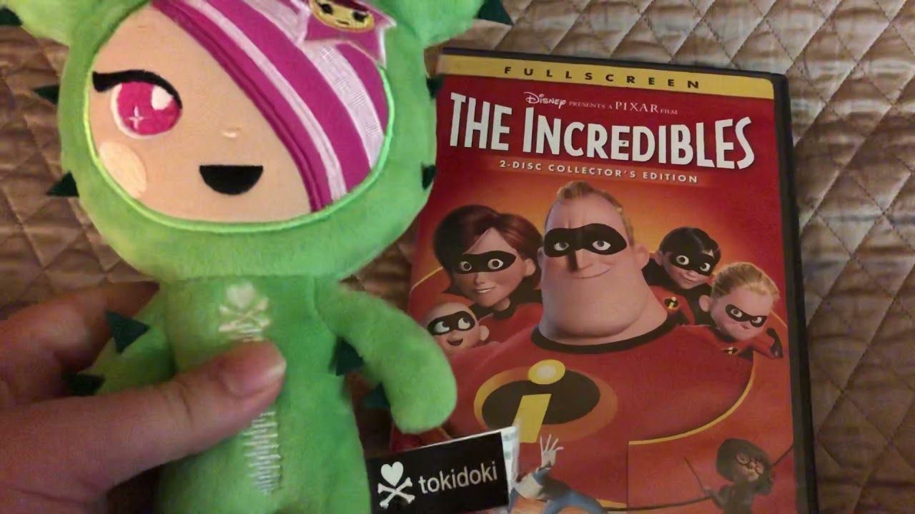 Sandy watches the THX cavalcade logo