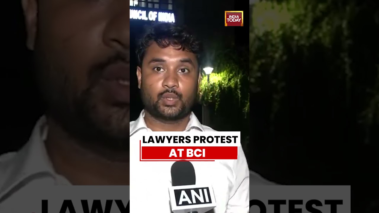 Advocates Protest At BCI, Demand Chairman Manan Kumar Mishra's Resignation Over Key Issues