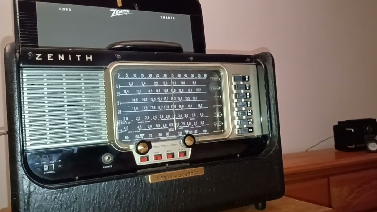 Radio España (Spanish). Zenith Trans-Oceanic B600. 22:40 UTC, 01/15/2024