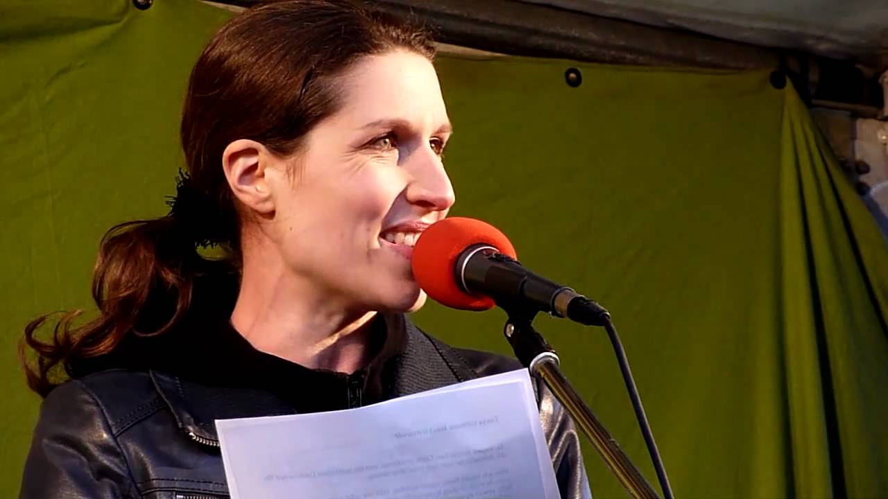Tanja Gönner erklärt ihren Rücktritt: Christine Prayon, 68.Montagsdemo gegen Stuttgart 21