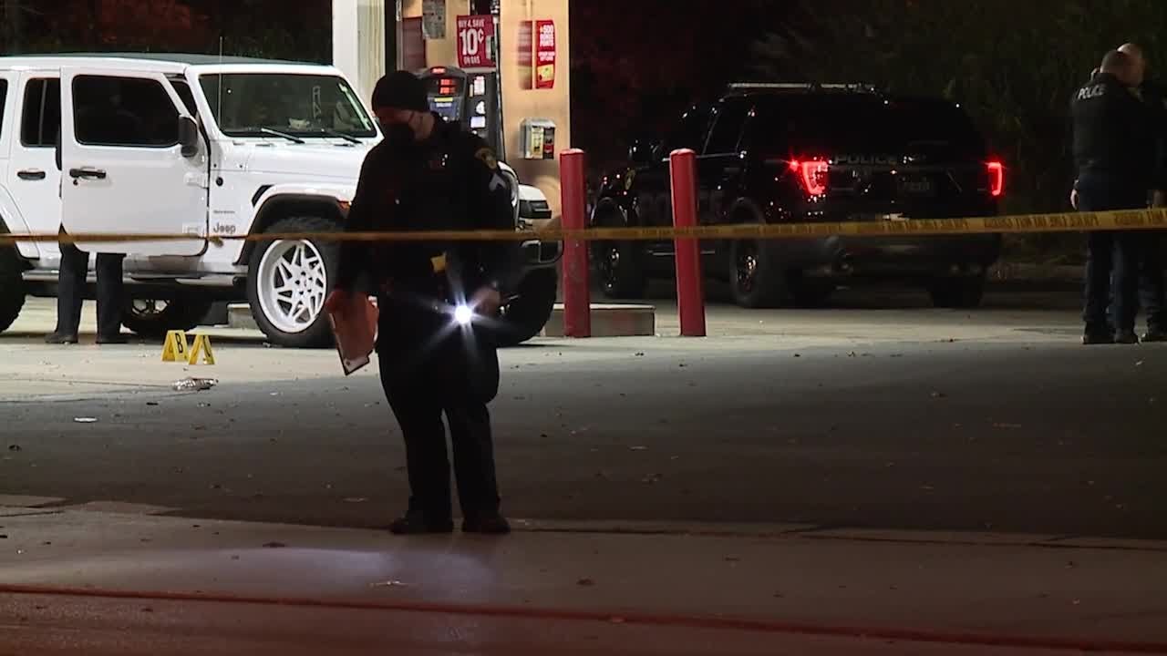 University Heights Police looking for 4 suspects in robbery, shooting at gas station