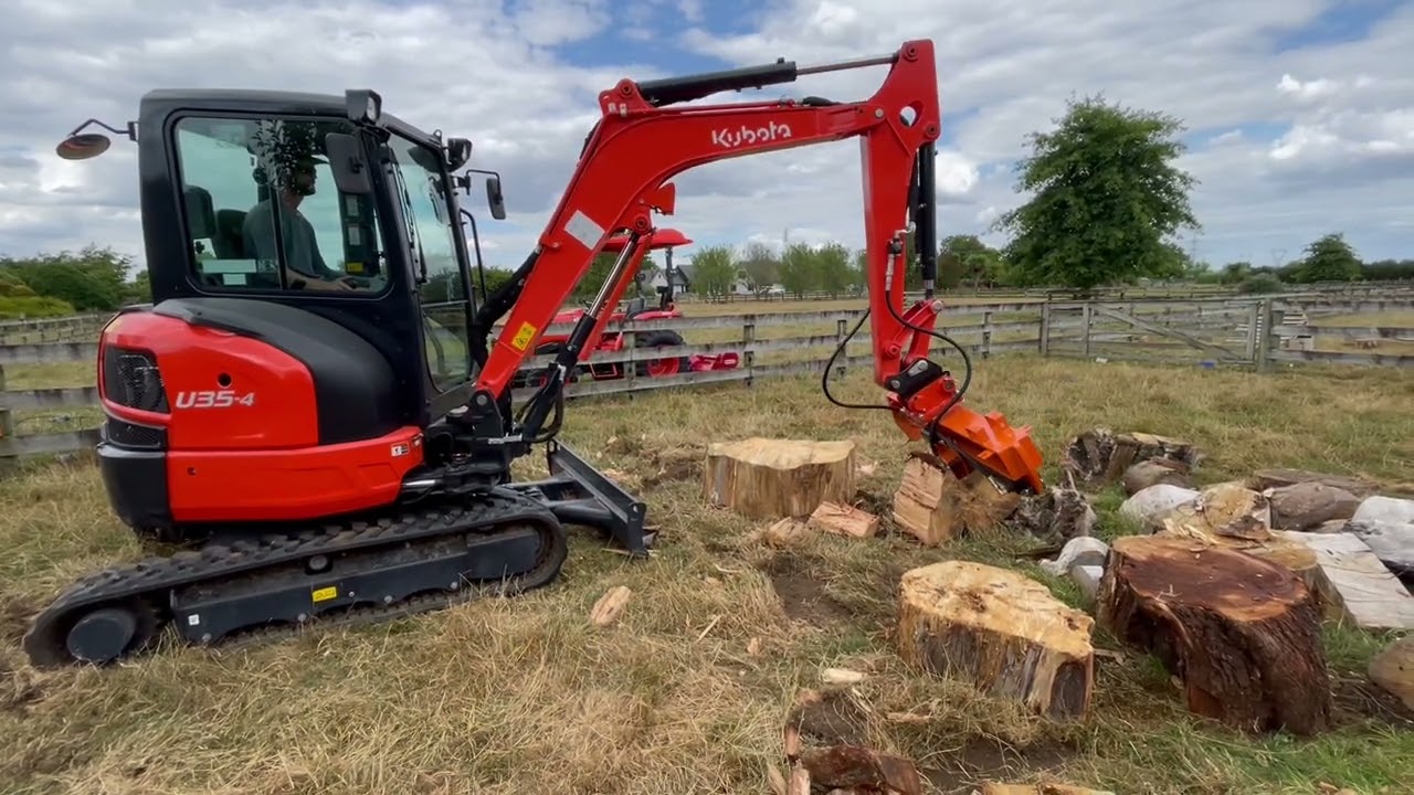 Kubota U35-4 with log splitter