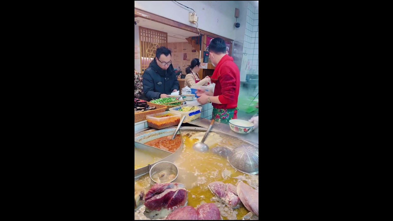 Live from Hot Soup Station | Vendor Serving Beef Noodles | Real-Time Workflow