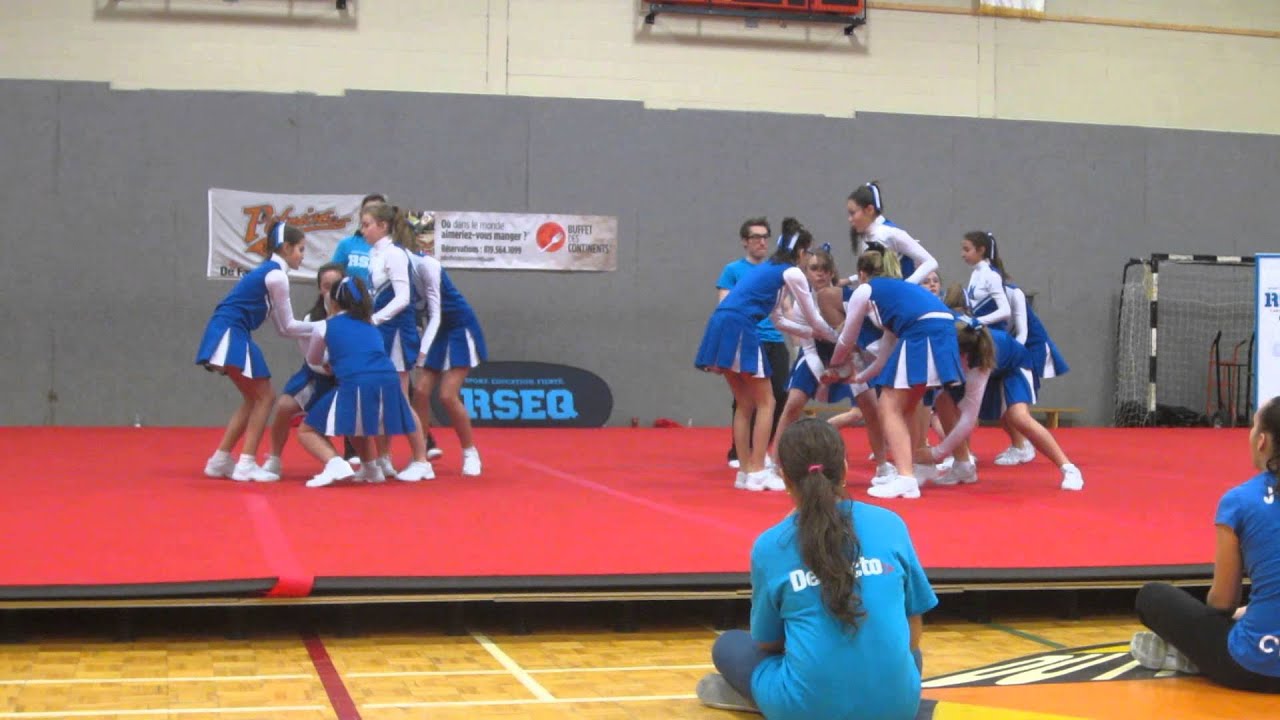 Cheerleading - Les Monarques de la Polyvalente Louis-Saint-Laurent