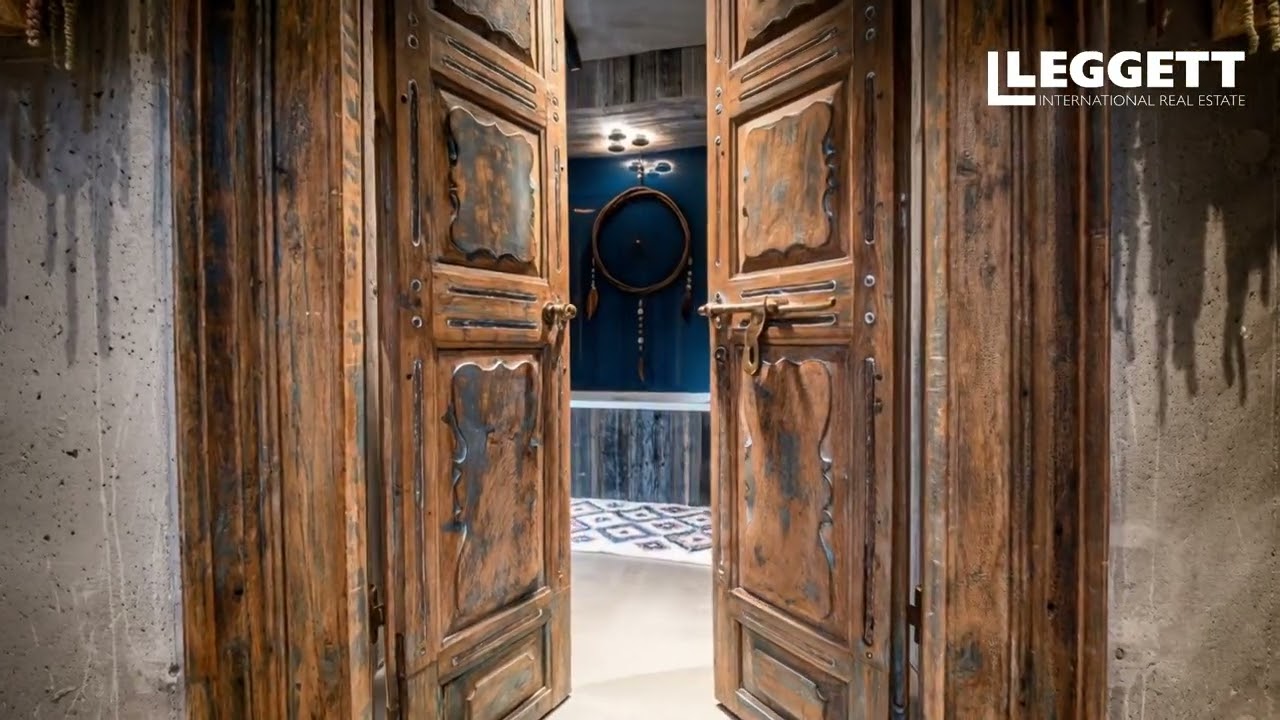 Luxury Architect-Designed Chalet in Courchevel 1550 – Stunning Ski Property in the Alps A41490SM73