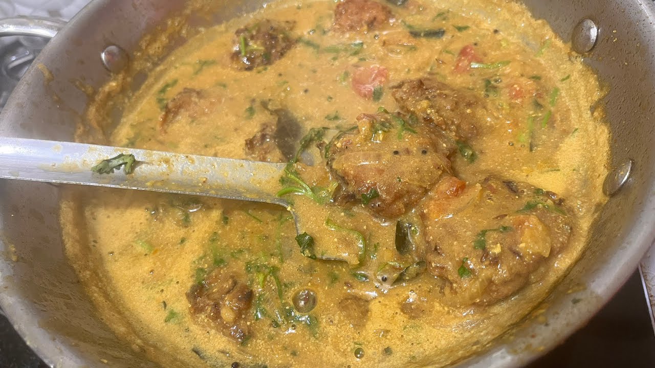 आज कुछ अलग – पकोड़ा की ग्रेवी सब्जी 😋 | Live  is live!