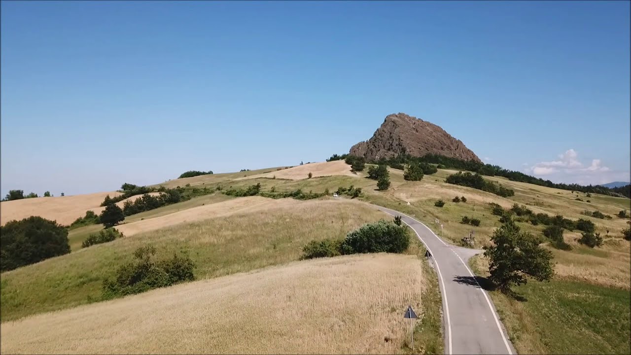 Pietra Parcellara in estate a volo di drone DJI Mavic Pro