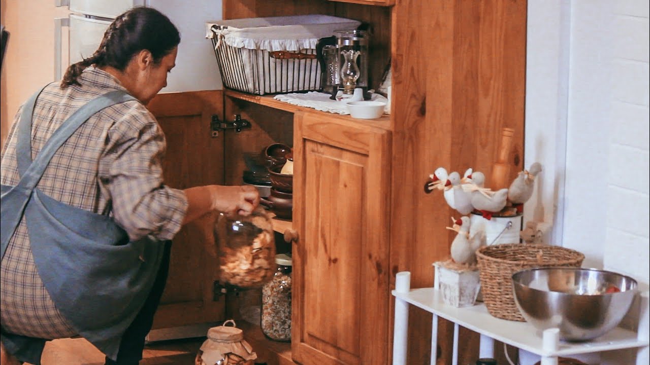Cozy day at home in rainy weather | Fill the house with fragrant pastries and do needlework | VLOG