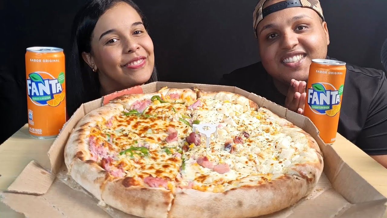 COMENDO PIZZA GIGANTE COM MINHA NOIVA (MUKBANG) SONS DE MASTIGAÇÃO
