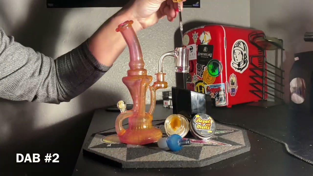 Smoking fat dabs of Tropicana cookies hash rosin