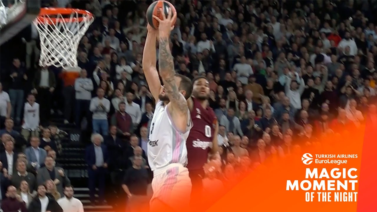 Magic Moment of the Night: Lauvergne breakaway slam!