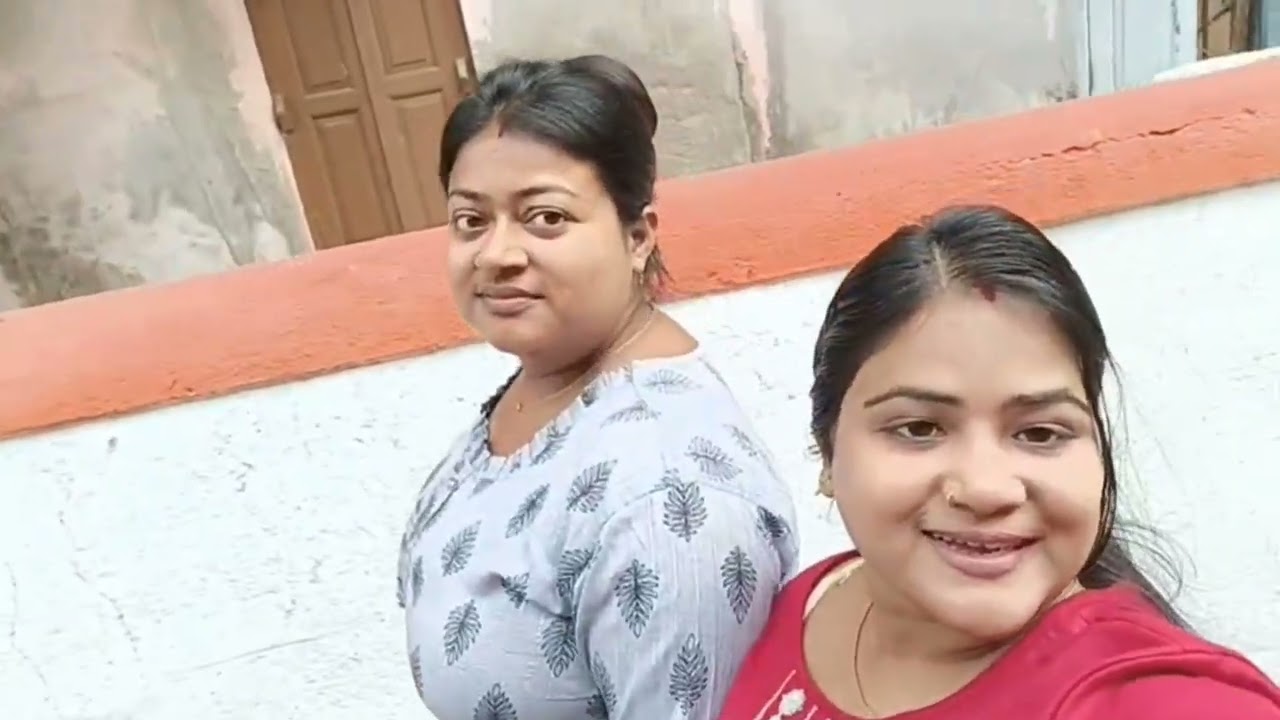 সকাল-সকাল চলে গেলাম মায়ের কাছে পুজো দিতে❤️